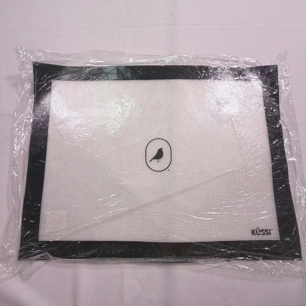Kussi Reusable Non-Stick Silicone Baking Mat Black White KUSFGMT-BLK 11.5x16.5in